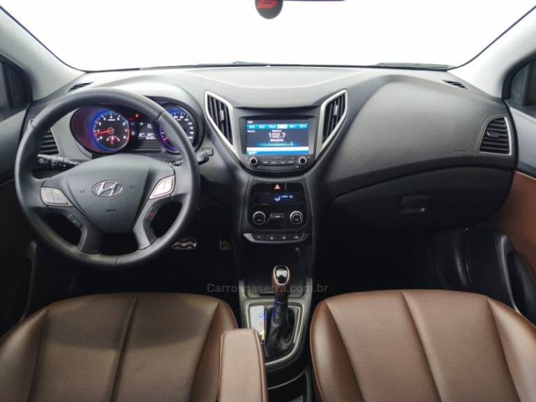 HYUNDAI - HB20X - 2018/2019 - Prata - R$ 78.900,00