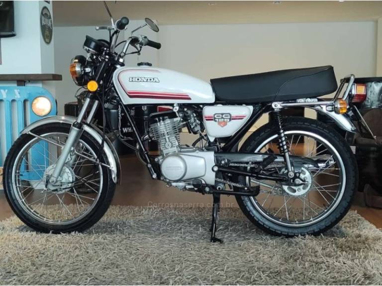 HONDA - CG 125 - 1982/1982 - Branca - R$ 22.000,00