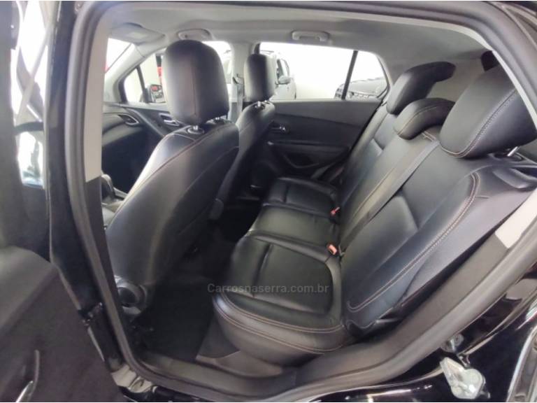 CHEVROLET - TRACKER - 2017/2018 - Preta - R$ 84.900,00