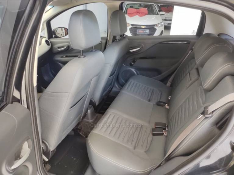 FIAT - PUNTO - 2014/2015 - Preta - R$ 45.900,00