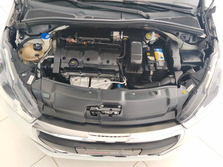 PEUGEOT - 208 - 2016/2017 - Branca - R$ 59.500,00