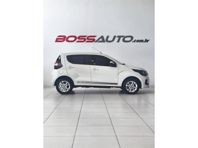 FIAT - MOBI - 2016/2017 - Branca - R$ 43.900,00