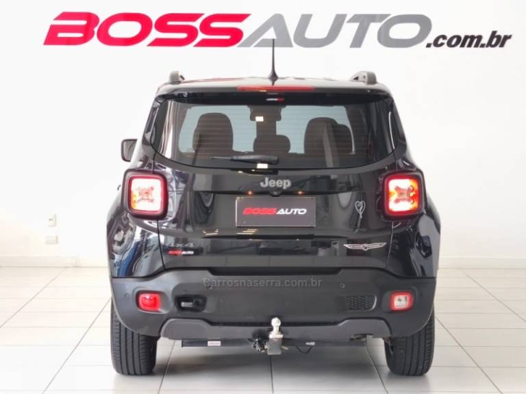 JEEP - RENEGADE - 2016/2017 - Preta - R$ 92.900,00