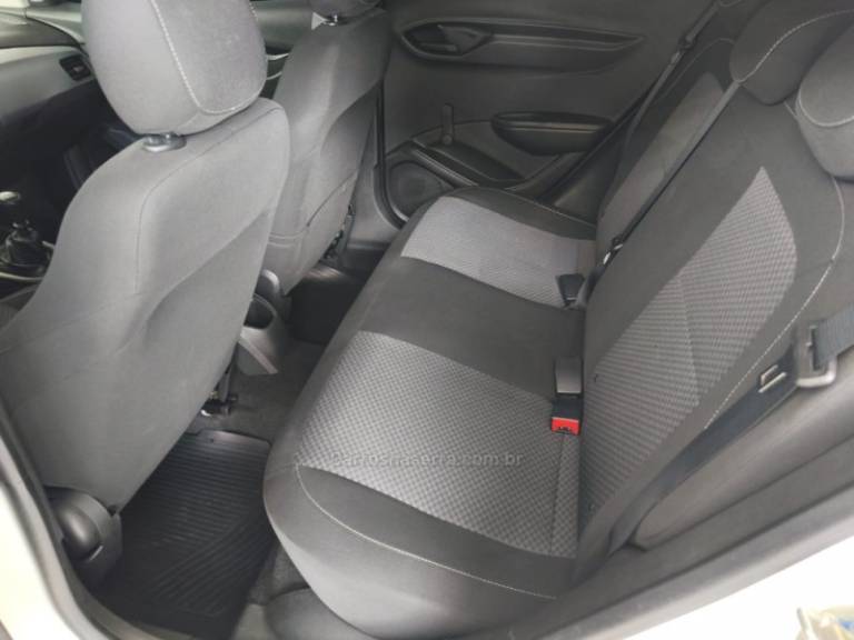CHEVROLET - ONIX - 2019/2020 - Branca - R$ 51.900,00