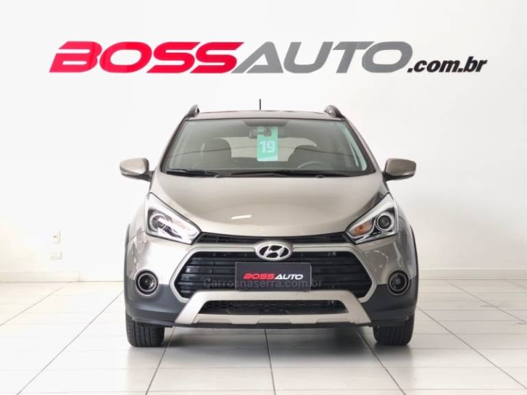 HYUNDAI - HB20X - 2018/2019 - Prata - R$ 78.900,00