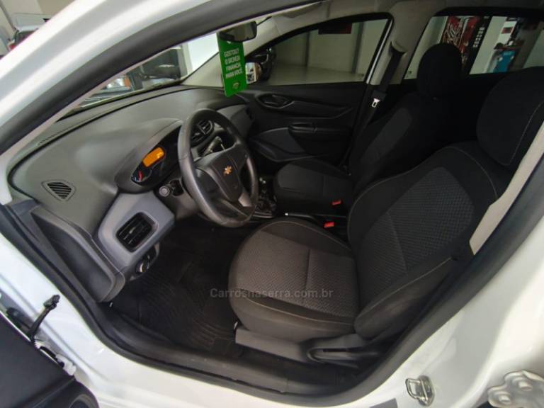 CHEVROLET - ONIX - 2019/2020 - Branca - R$ 50.900,00