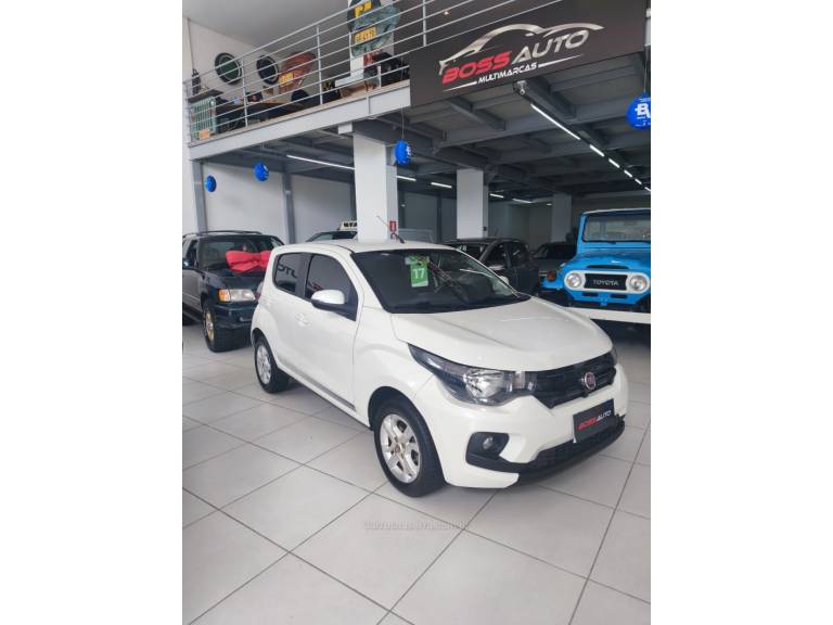 FIAT - MOBI - 2016/2017 - Branca - R$ 43.900,00