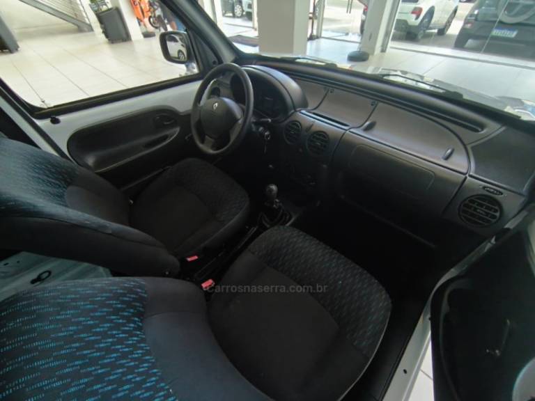 RENAULT - KANGOO - 2014/2015 - Branca - R$ 49.900,00