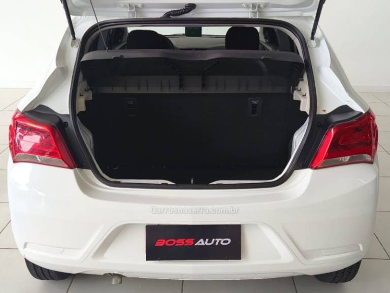 CHEVROLET - ONIX - 2019/2020 - Branca - R$ 51.900,00