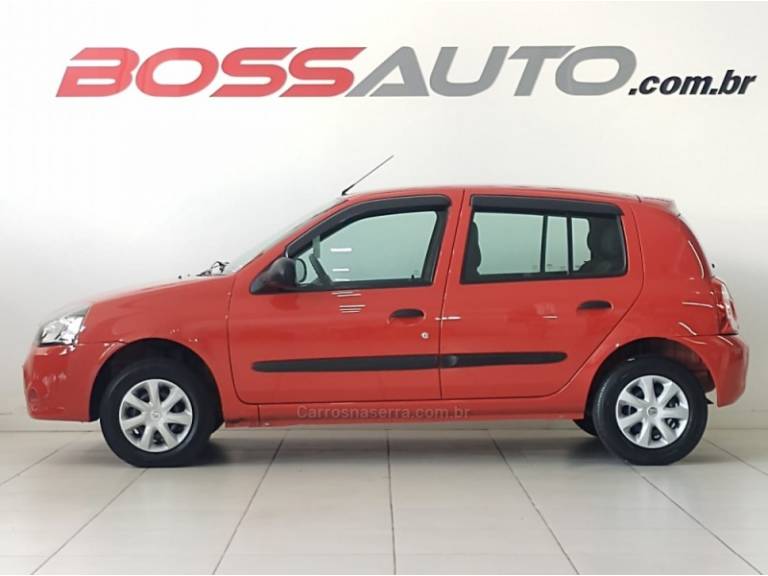 RENAULT - CLIO - 2013/2014 - Vermelha - R$ 28.000,00