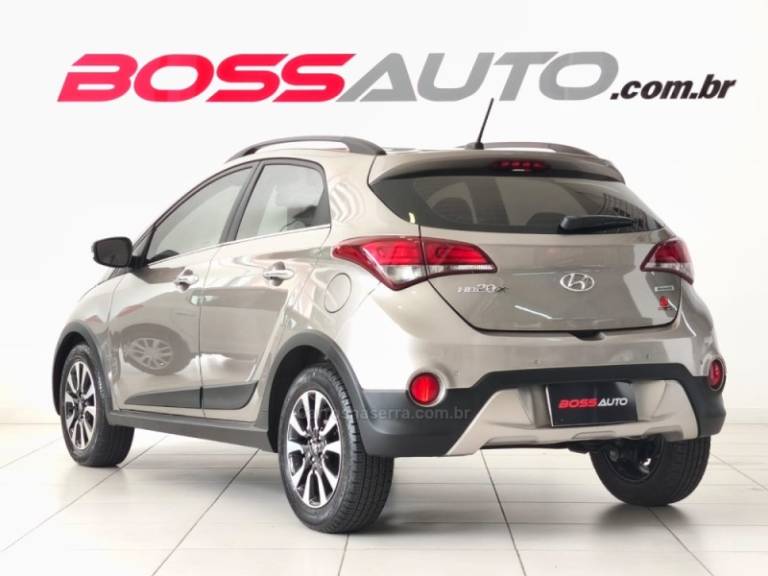 HYUNDAI - HB20X - 2018/2019 - Prata - R$ 78.900,00