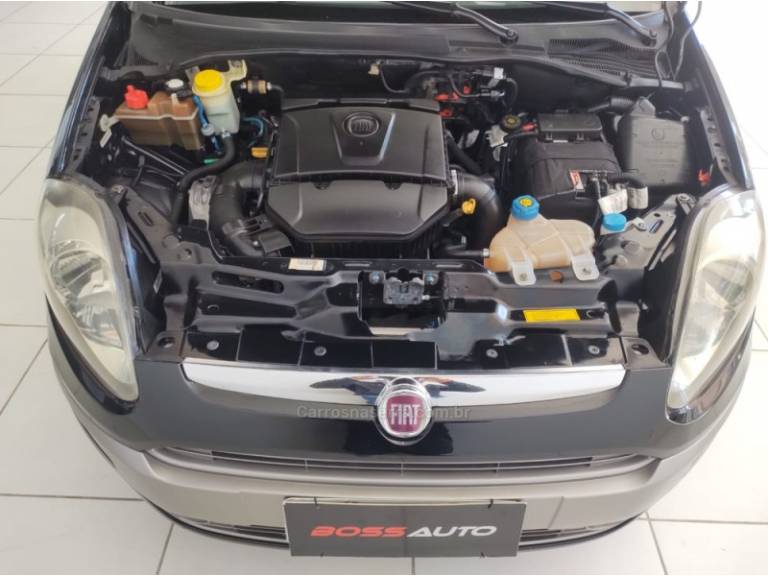 FIAT - PUNTO - 2014/2015 - Preta - R$ 45.900,00