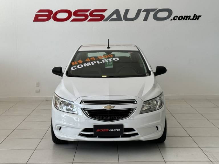 CHEVROLET - ONIX - 2014/2015 - Branca - R$ 45.900,00