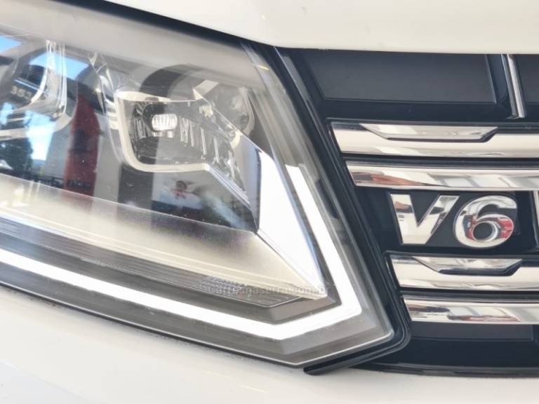 VOLKSWAGEN - AMAROK - 2023/2023 - Branca - R$ 209.900,00