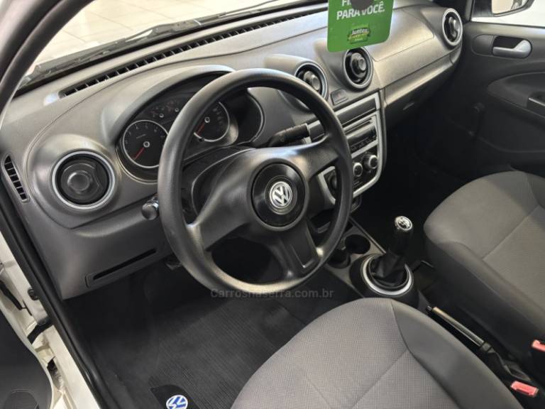 VOLKSWAGEN - SAVEIRO - 2012/2012 - Branca - R$ 37.900,00
