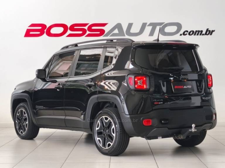 JEEP - RENEGADE - 2016/2017 - Preta - R$ 92.900,00