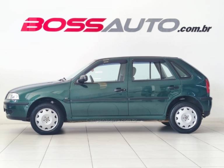 VOLKSWAGEN - GOL - 2001/2002 - Verde - R$ 17.900,00