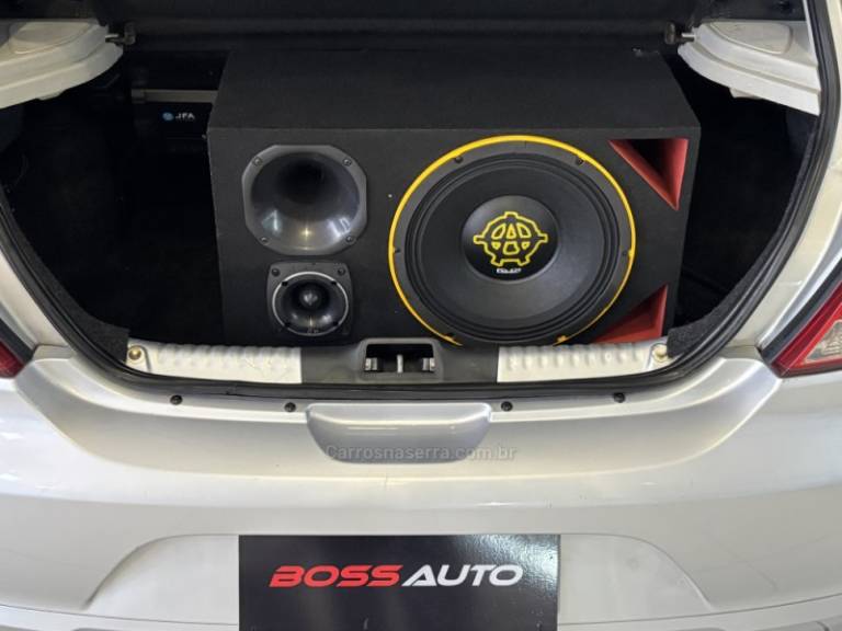 VOLKSWAGEN - GOL - 2010/2011 - Prata - R$ 36.900,00