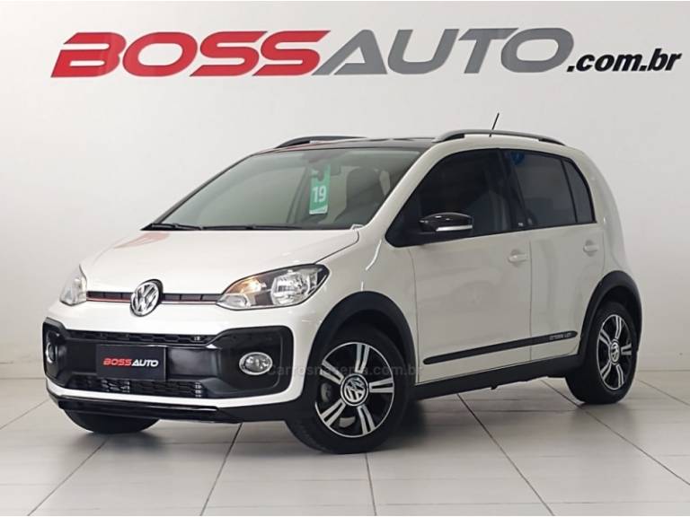 VOLKSWAGEN - UP - 2018/2019 - Branca - R$ 69.700,00