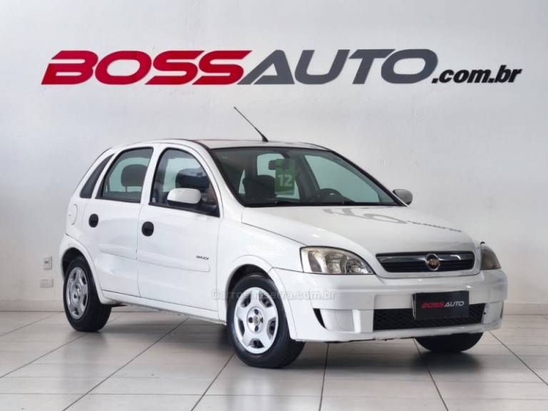 CHEVROLET - CORSA - 2011/2012 - Branca - R$ 33.900,00