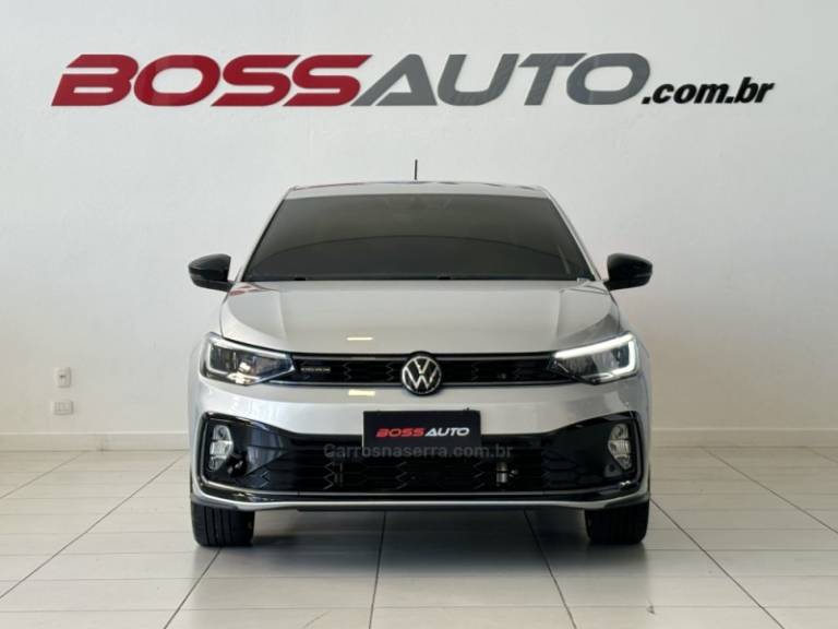 VOLKSWAGEN - VIRTUS - 2023/2024 - Prata - R$ 137.900,00