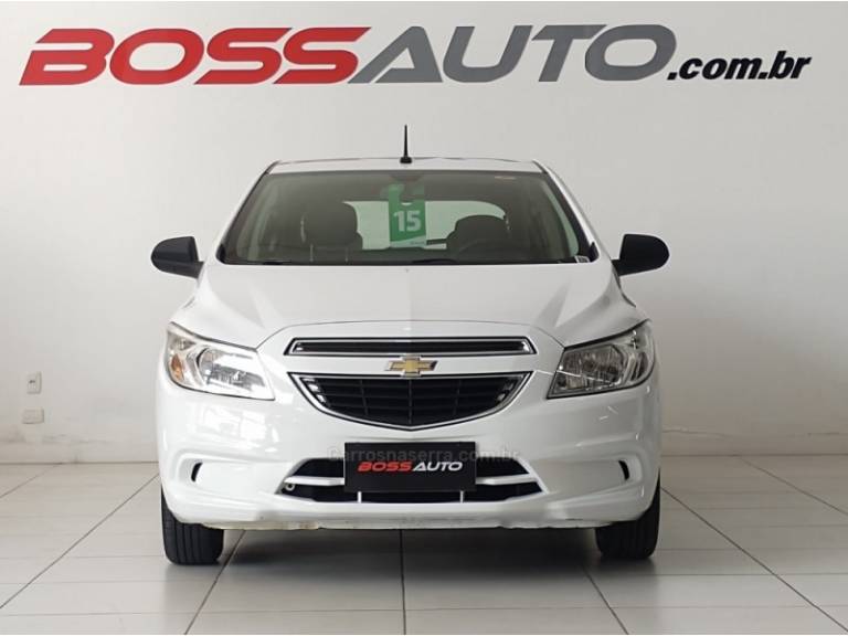 CHEVROLET - ONIX - 2014/2015 - Branca - R$ 45.500,00