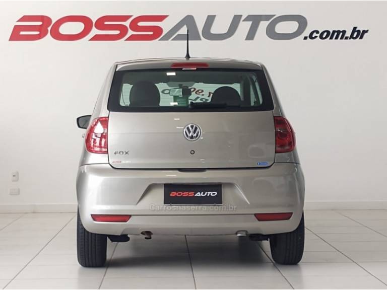 VOLKSWAGEN - FOX - 2013/2014 - Prata - R$ 37.900,00