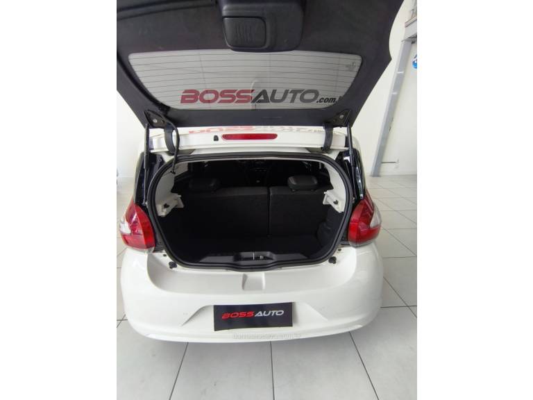 FIAT - MOBI - 2016/2017 - Branca - R$ 43.900,00