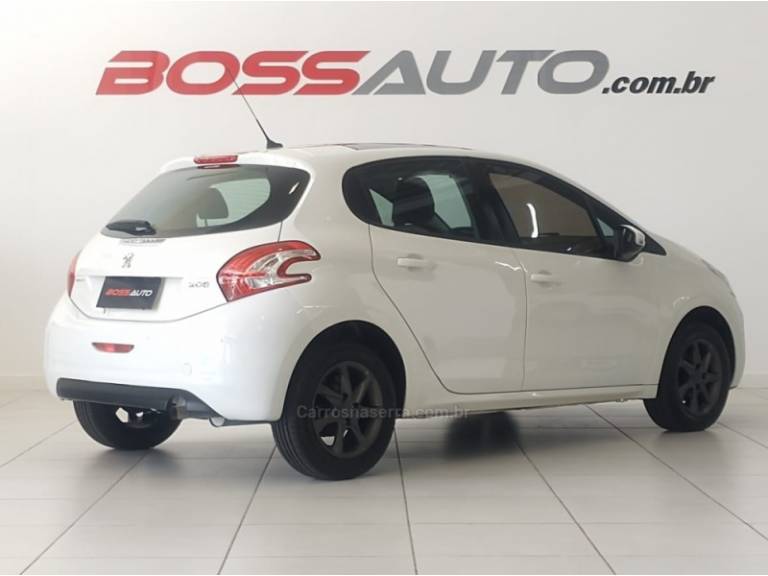 PEUGEOT - 208 - 2014/2015 - Branca - R$ 41.900,00