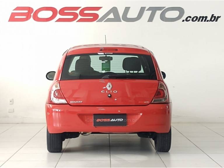 RENAULT - CLIO - 2013/2014 - Vermelha - R$ 28.000,00