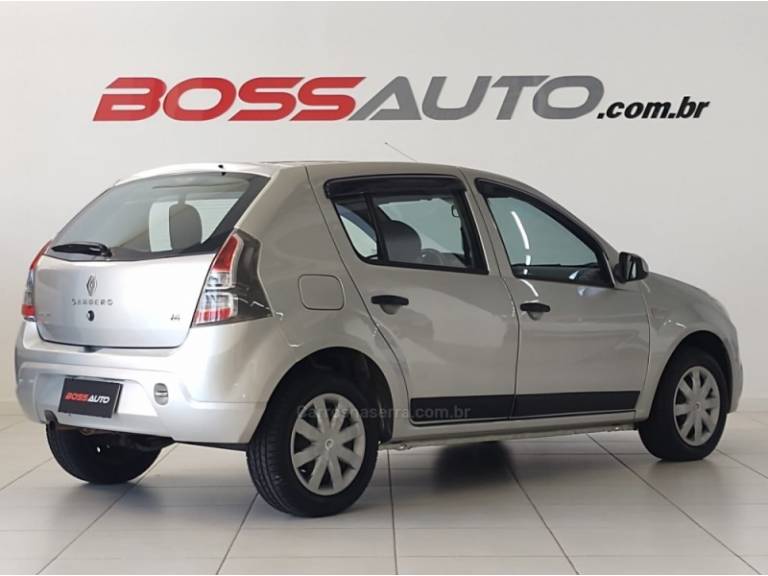 RENAULT - SANDERO - 2013/2014 - Prata - R$ 35.800,00