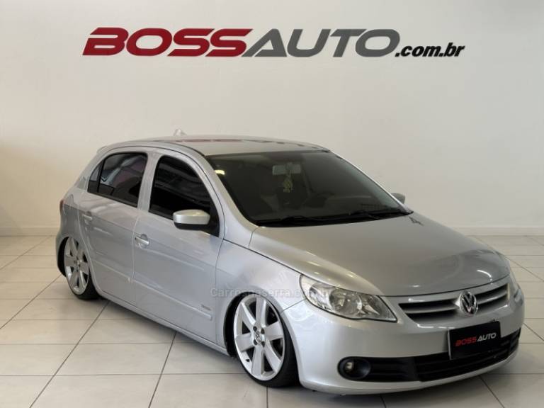VOLKSWAGEN - GOL - 2010/2011 - Prata - R$ 36.900,00