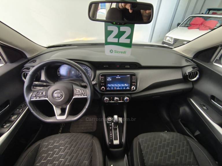 NISSAN - KICKS - 2022/2022 - Prata - R$ 96.500,00