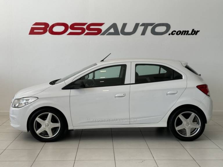 CHEVROLET - ONIX - 2014/2015 - Branca - R$ 45.900,00