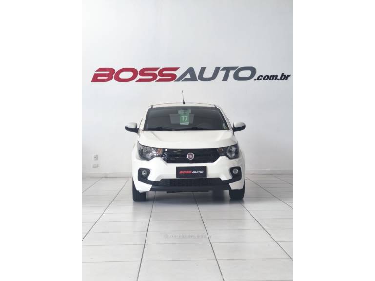 FIAT - MOBI - 2016/2017 - Branca - R$ 43.900,00