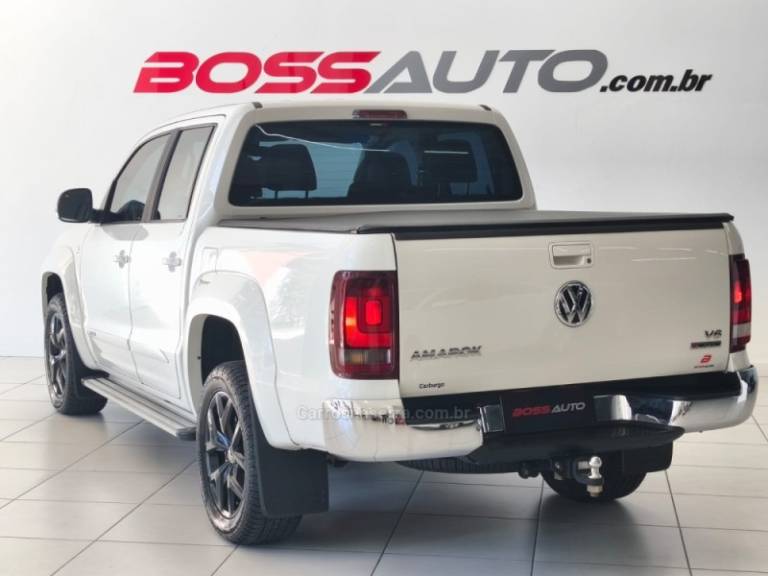 VOLKSWAGEN - AMAROK - 2023/2023 - Branca - R$ 209.900,00