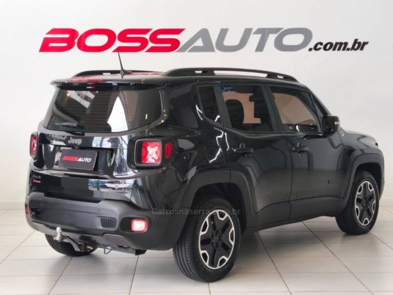 JEEP - RENEGADE - 2016/2017 - Preta - R$ 92.900,00