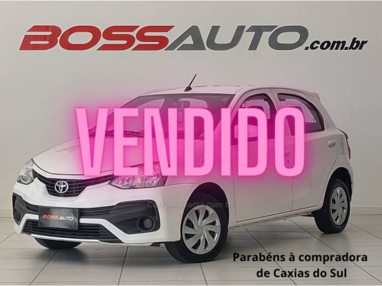 TOYOTA - ETIOS - 2017/2018 - Branca - Sob Consulta