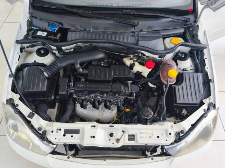 CHEVROLET - CORSA - 2011/2012 - Branca - R$ 33.900,00