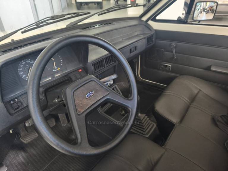 FORD - PAMPA - 1993/1993 - Branca - R$ 38.900,00