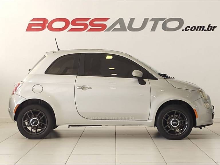 FIAT - 500 - 2011/2012 - Prata - R$ 41.900,00