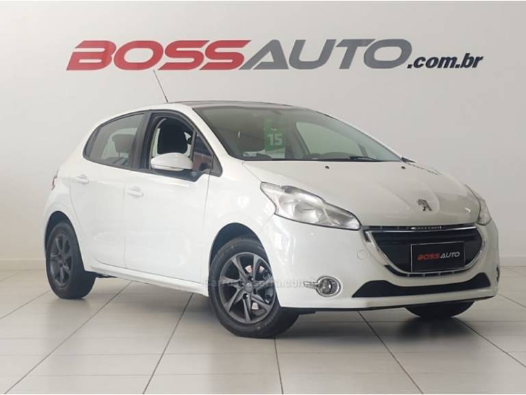 PEUGEOT - 208 - 2014/2015 - Branca - R$ 41.900,00