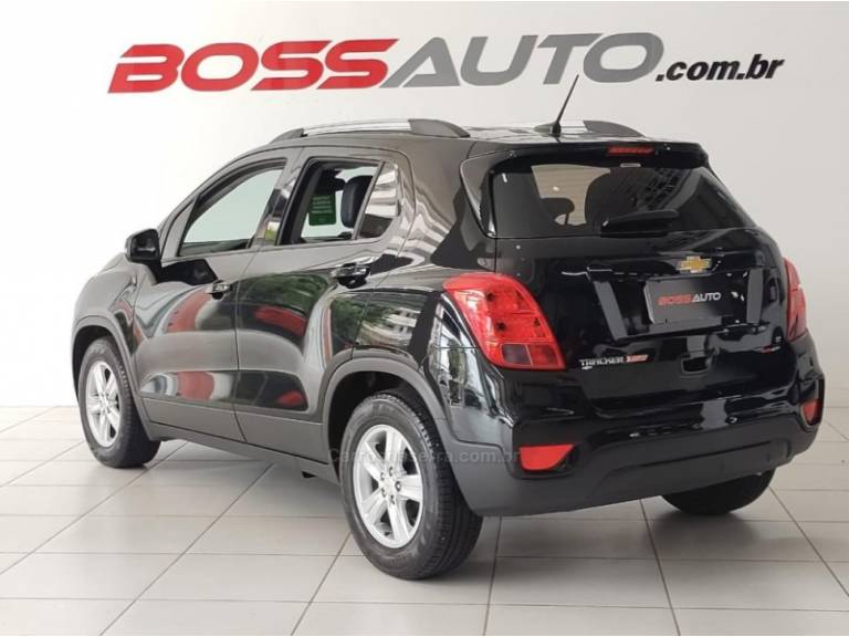 CHEVROLET - TRACKER - 2017/2018 - Preta - R$ 84.900,00