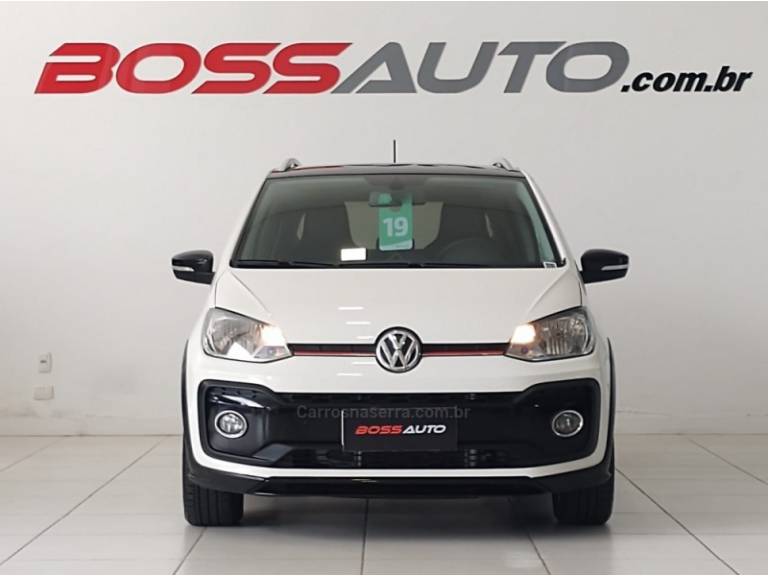 VOLKSWAGEN - UP - 2018/2019 - Branca - R$ 68.500,00