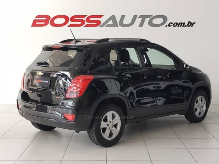 CHEVROLET - TRACKER - 2017/2018 - Preta - R$ 84.900,00