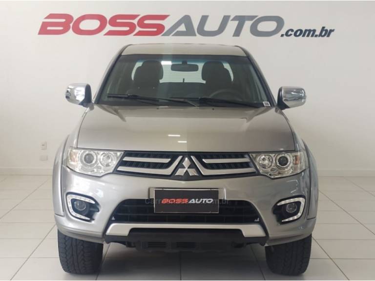 MITSUBISHI - L200 TRITON - 2016/2017 - Prata - Sob Consulta