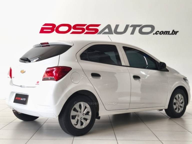 CHEVROLET - ONIX - 2019/2020 - Branca - R$ 51.900,00