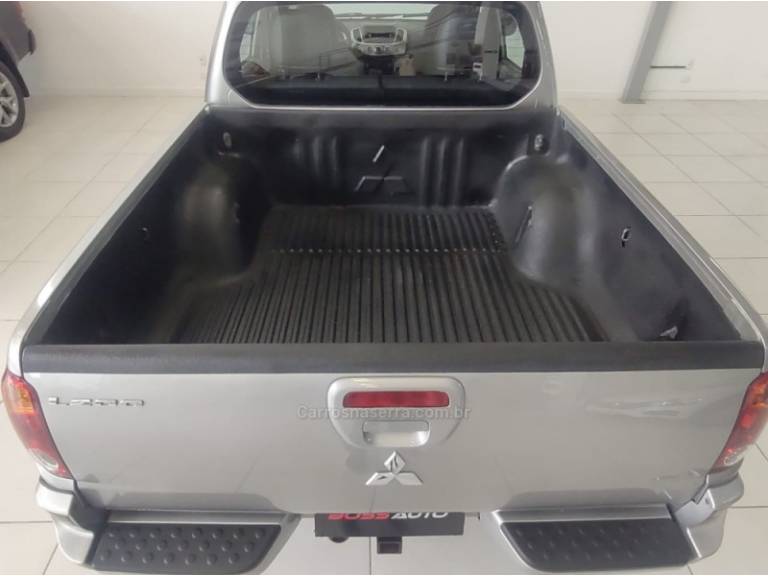 MITSUBISHI - L200 TRITON - 2016/2017 - Prata - Sob Consulta